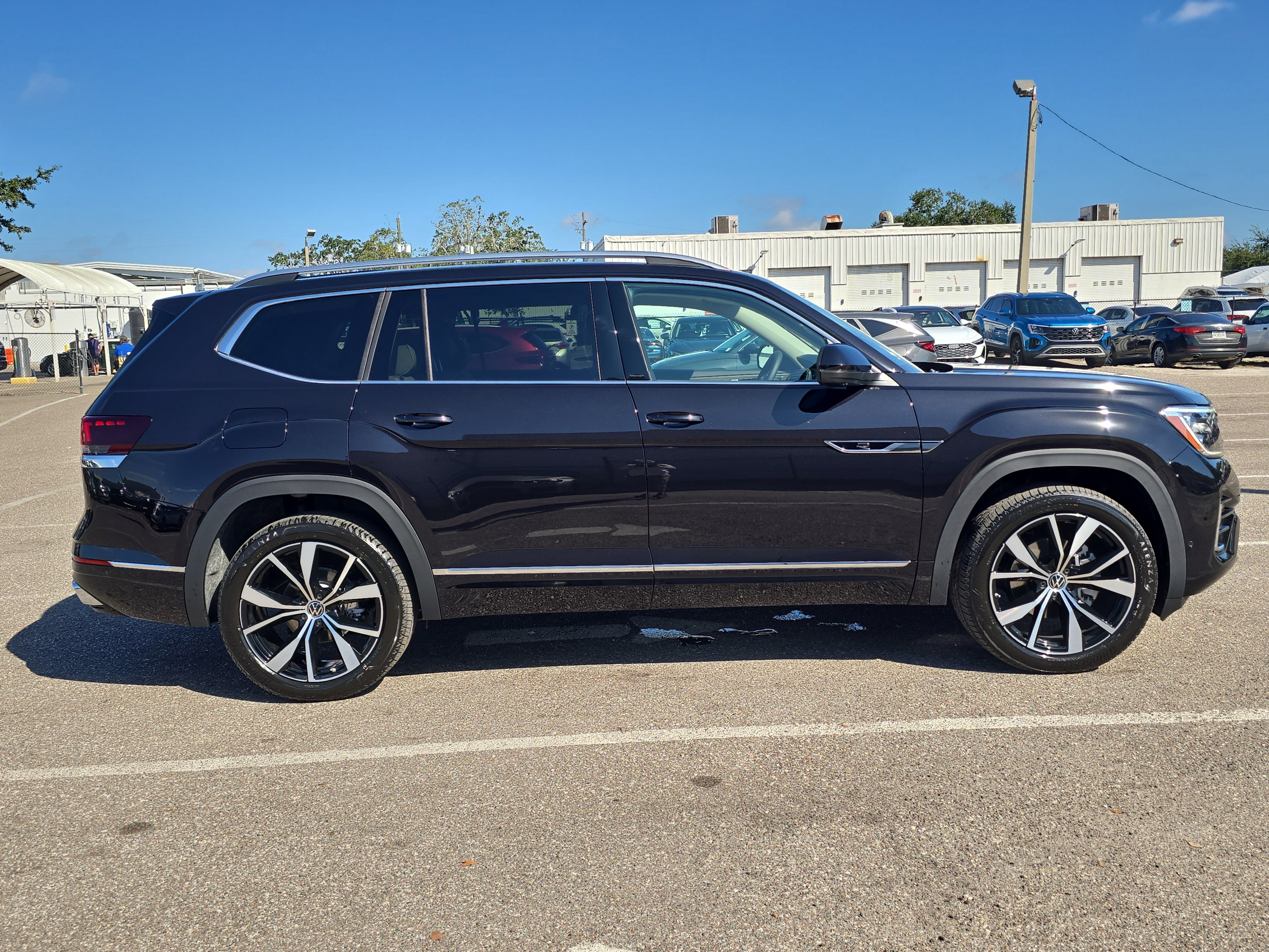 New 2026 Volkswagen Atlas SEL Premium R-Line image 3