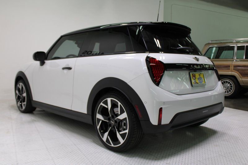 Used 2025 MINI Cooper S image 3