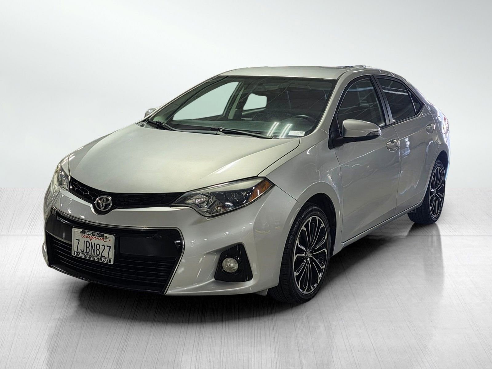 Used 2015 Toyota Corolla S image 3