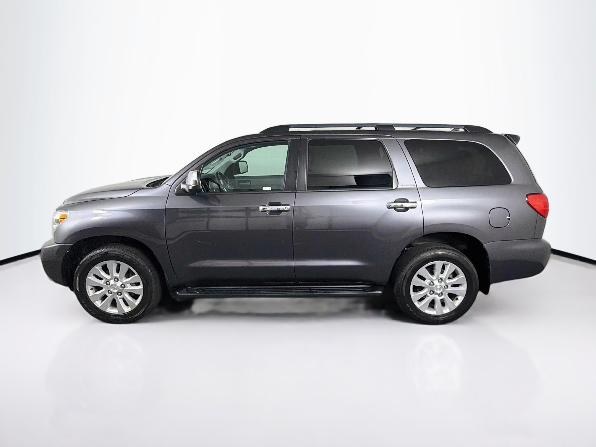 Used 2014 Toyota Sequoia Platinum AWD/4WD image 4