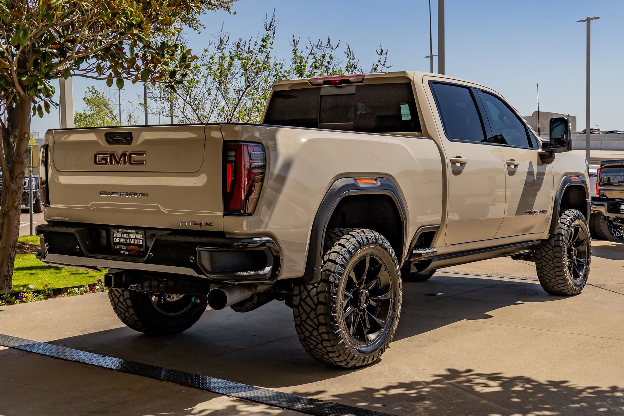 Used 2026 GMC Sierra 2500 AT4X image 10