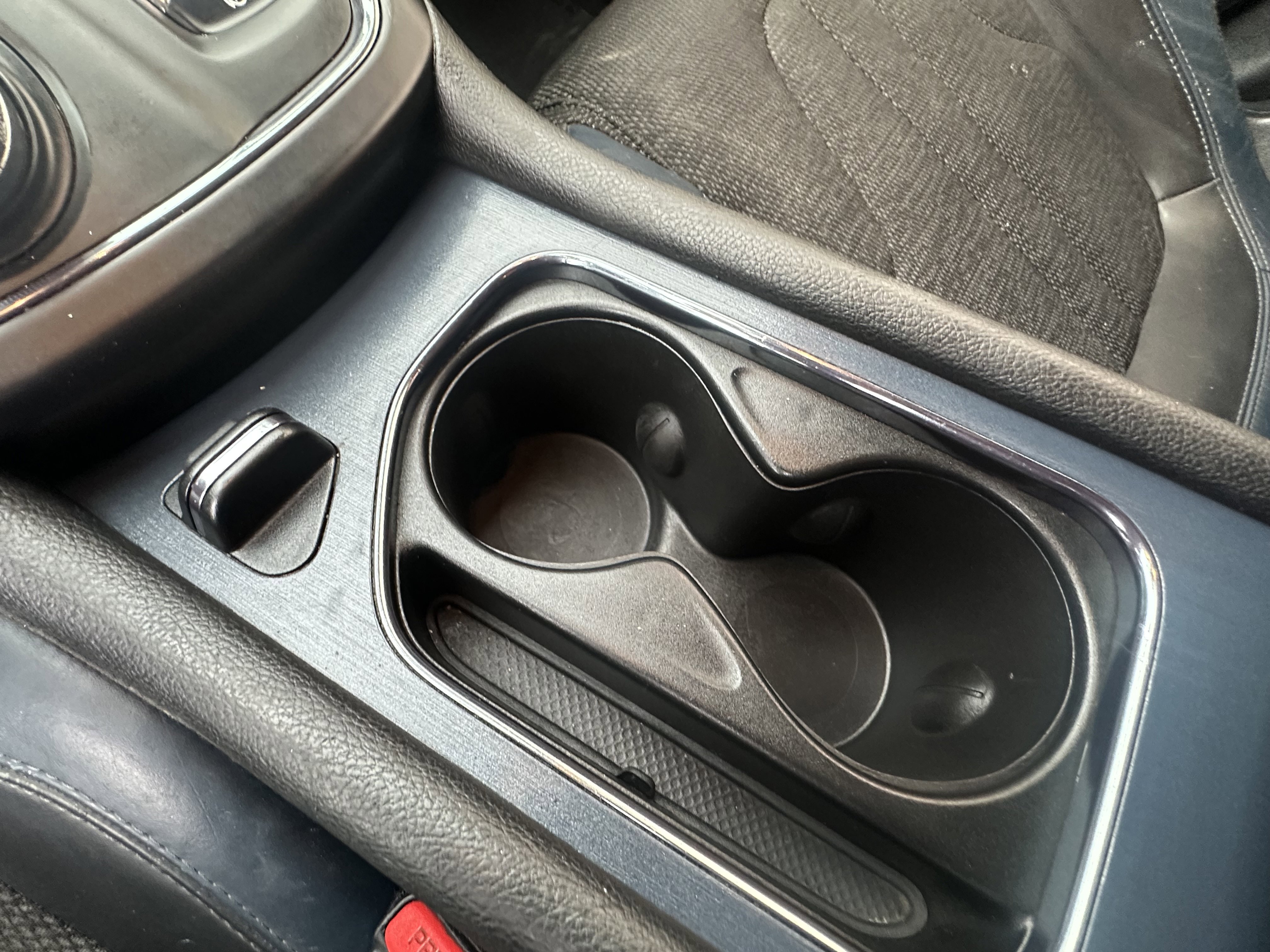 Used 2016 Chrysler 200 S FWD image 18