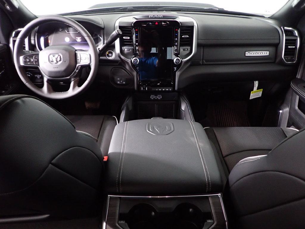 New 2026 RAM 2500 Laramie w/ Night Edition AWD/4WD image 32