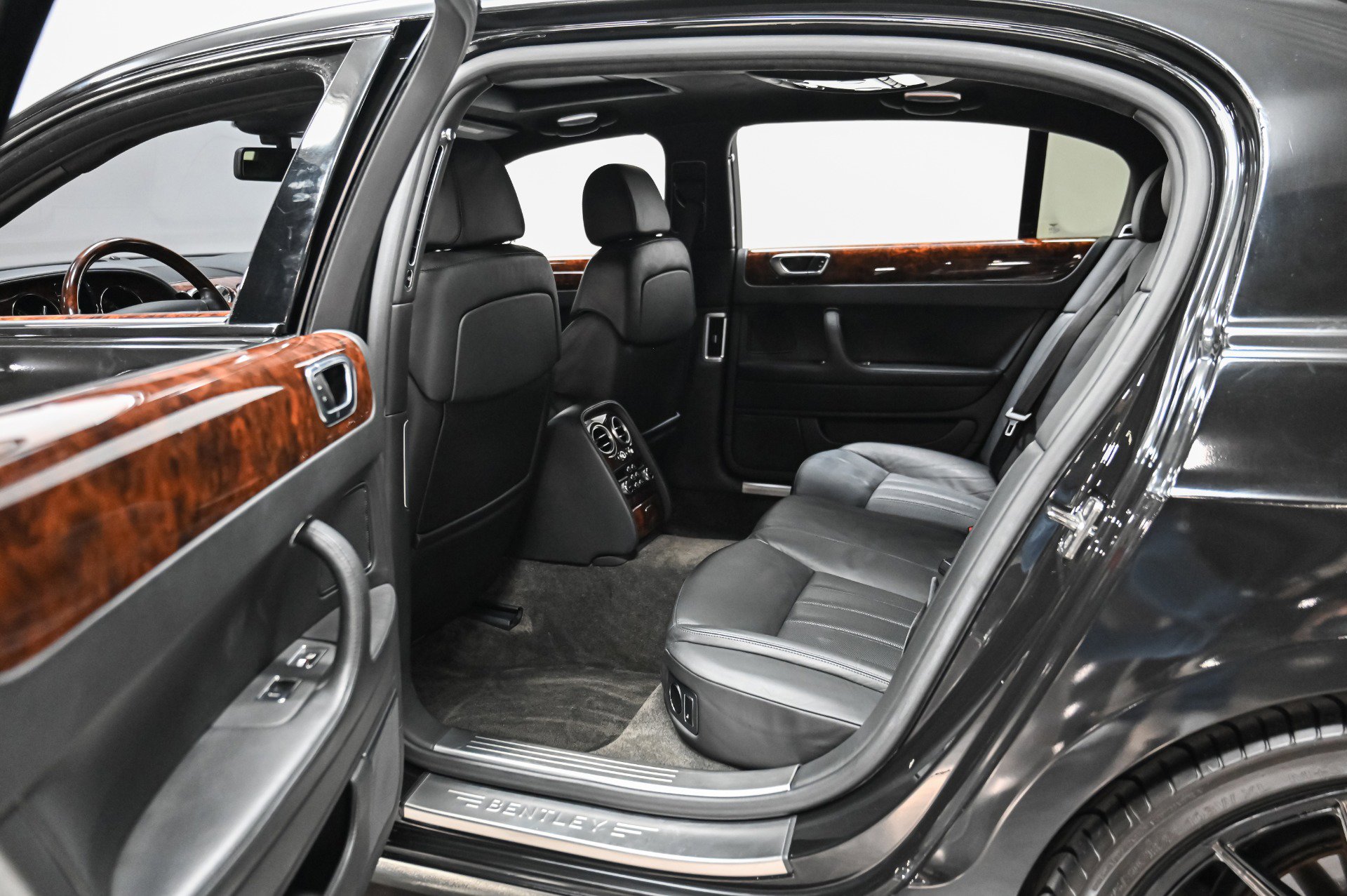 Used 2006 Bentley Flying Spur Flying Spur AWD/4WD image 27