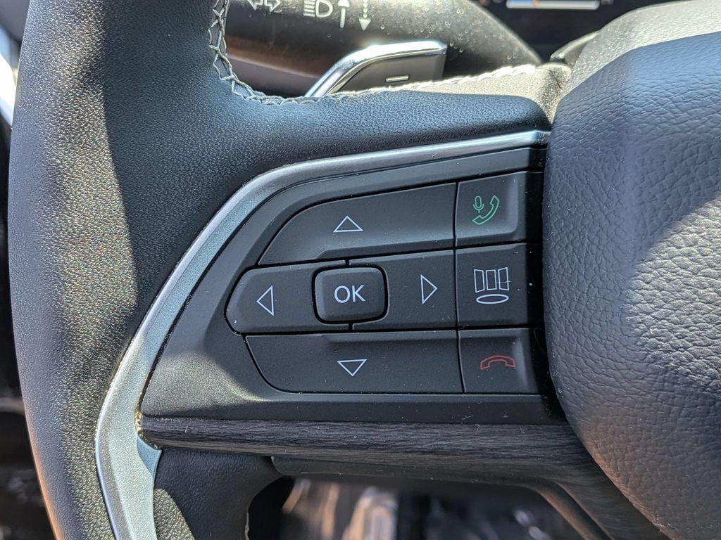Certified 2024 Jeep Grand Cherokee Limited w/ Luxury Tech Group II AWD/4WD image 16