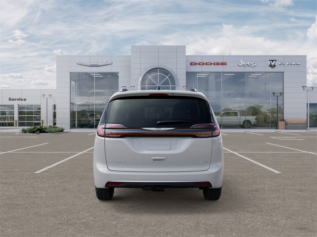 New 2026 Chrysler Pacifica Pinnacle image 7