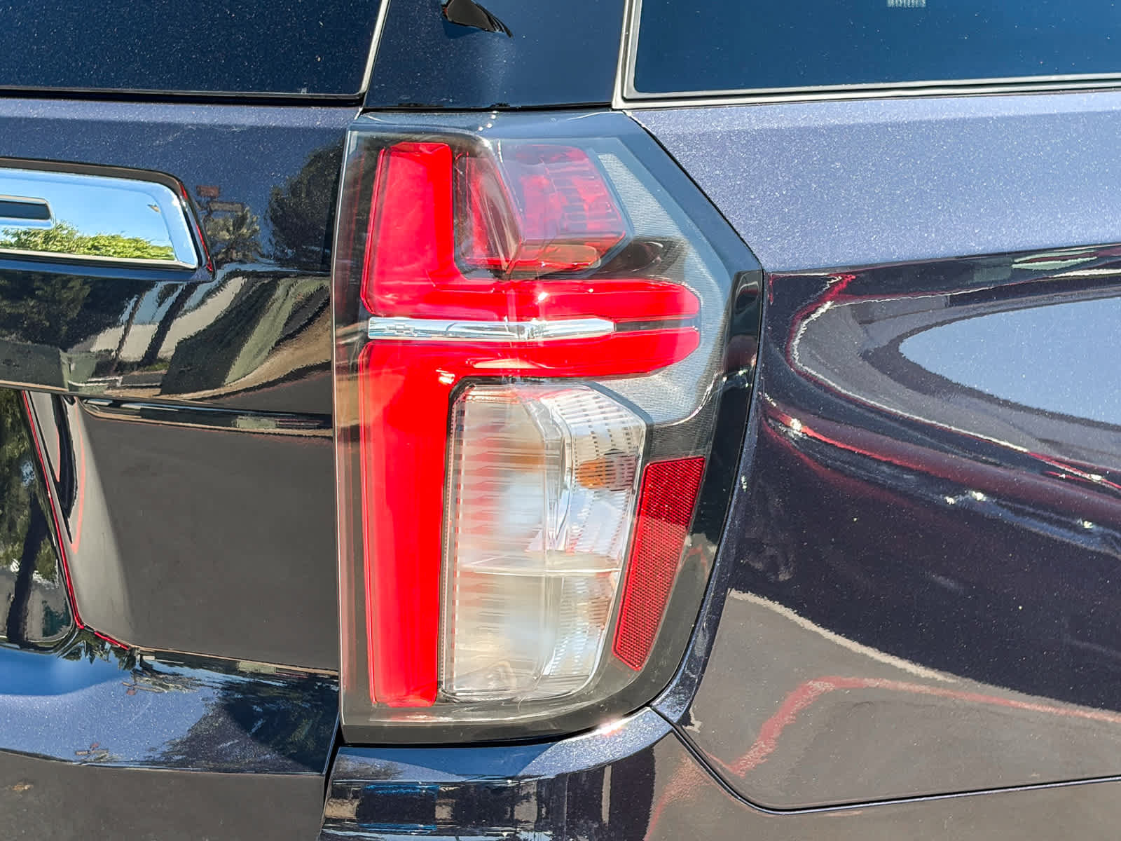 Used 2024 Chevrolet Tahoe Premier AWD/4WD image 9