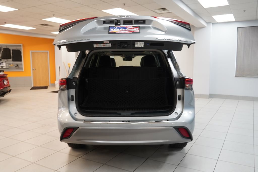 Used 2022 Toyota Highlander Platinum image 10