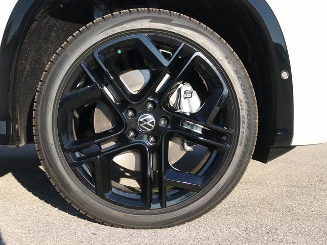 New 2026 Volkswagen Tiguan SE R-Line image 5