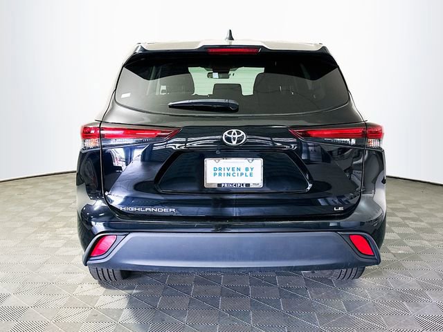 Certified 2025 Toyota Highlander LE image 7