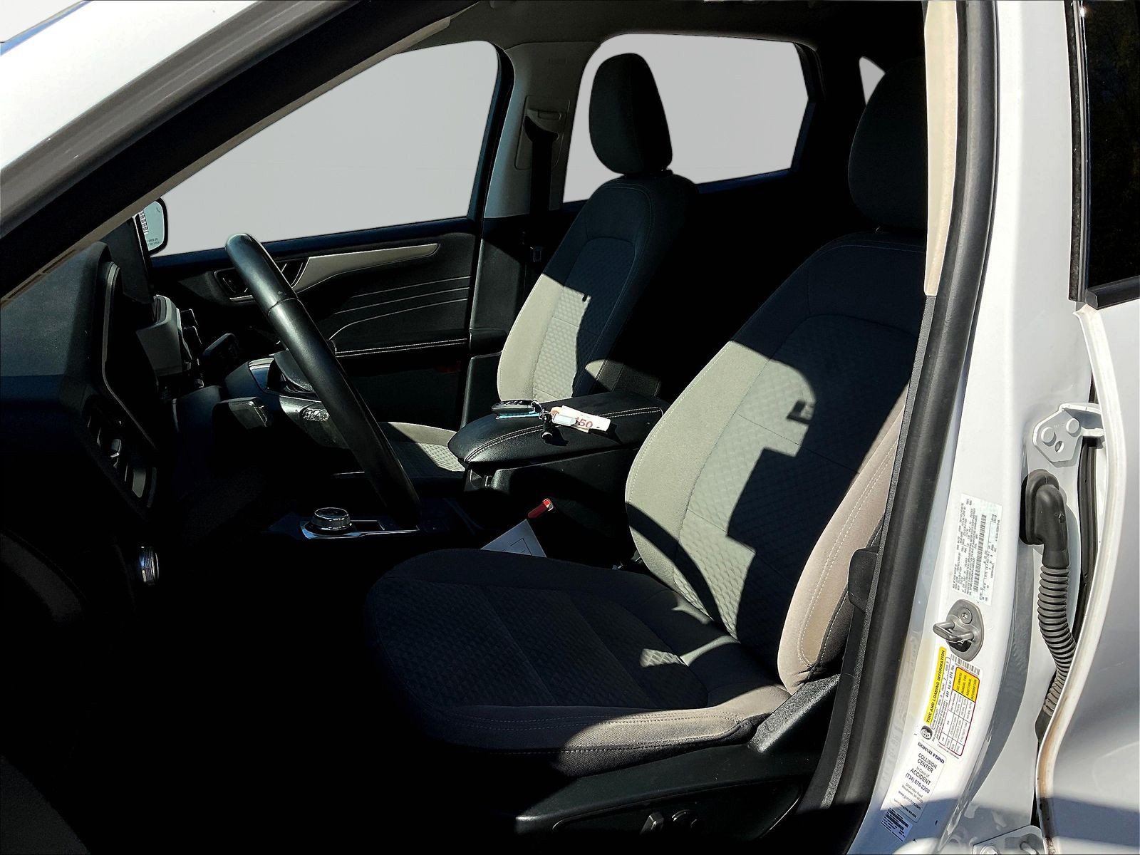 Used 2022 Ford Escape SE w/ Cold Weather Package AWD/4WD image 22