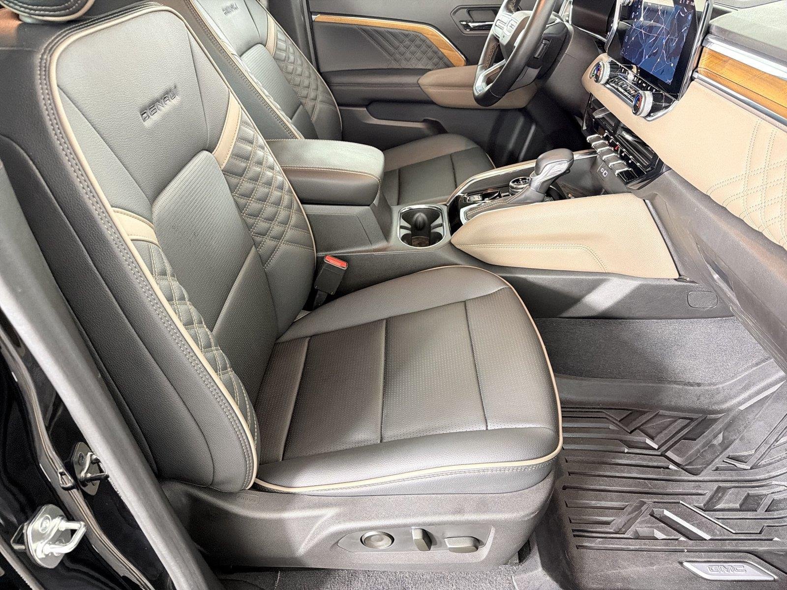 Used 2024 GMC Canyon Denali AWD/4WD image 11