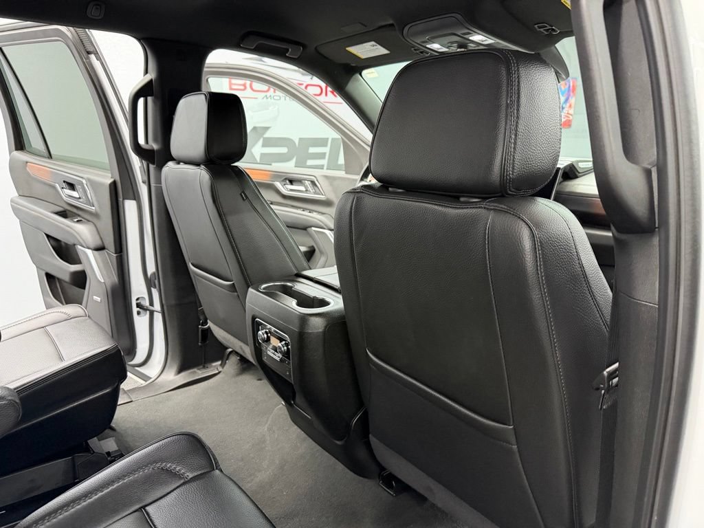 Used 2025 GMC Yukon Denali AWD/4WD image 45