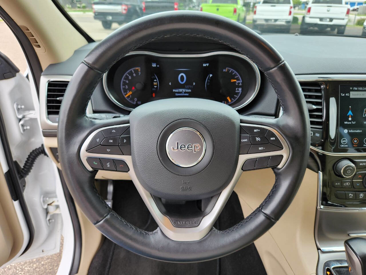 Used 2022 Jeep Grand Cherokee Laredo E image 21