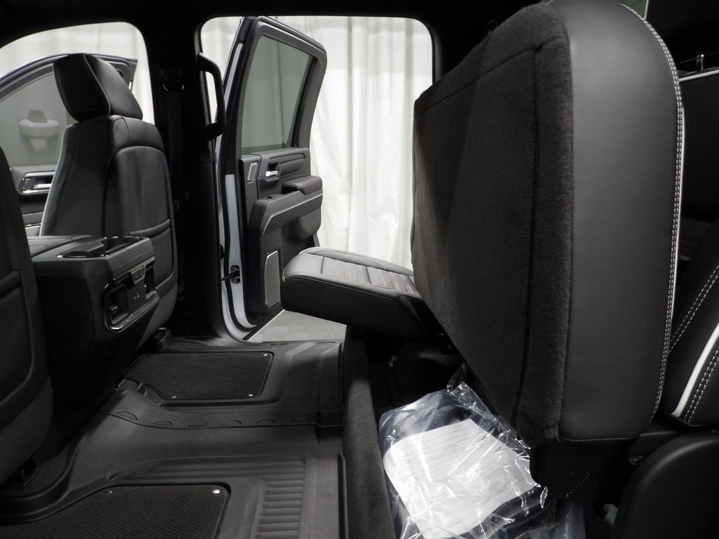 Used 2025 GMC Sierra 2500 AT4X image 13