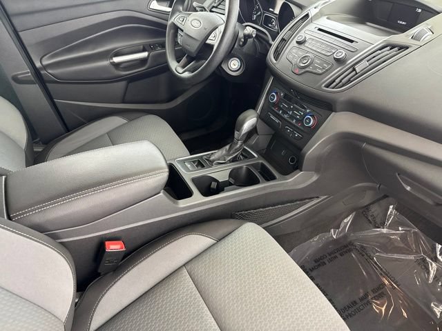 Used 2018 Ford Escape SE w/ Ford Safe & Smart Package FWD image 21