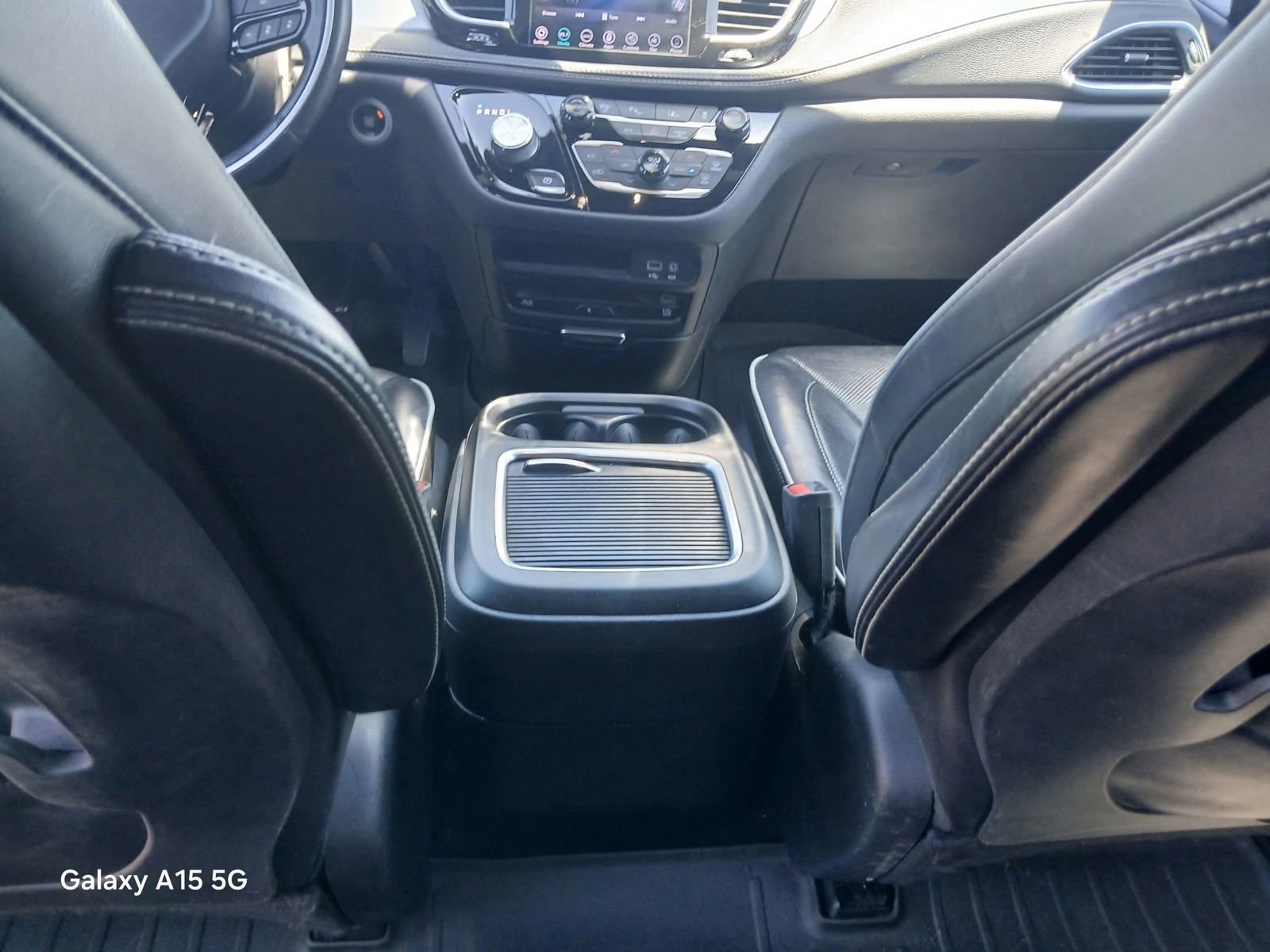 Used 2019 Chrysler Pacifica Limited w/ Advanced Safetytec Group FWD image 33