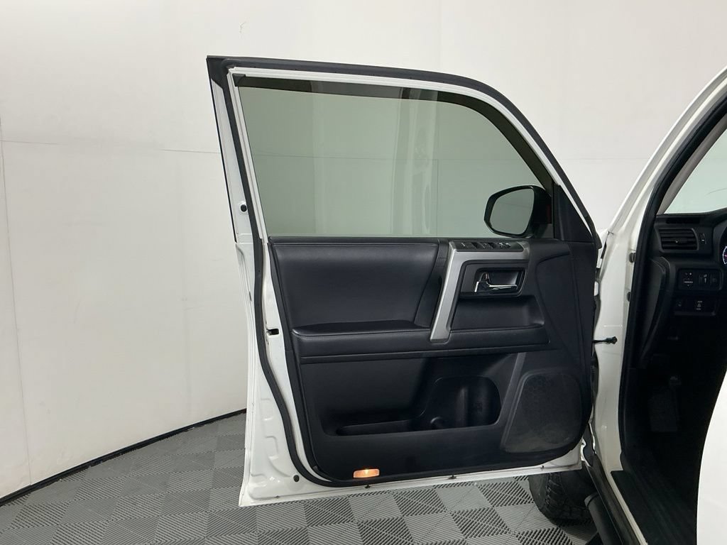 Used 2020 Toyota 4Runner SR5 RWD image 18