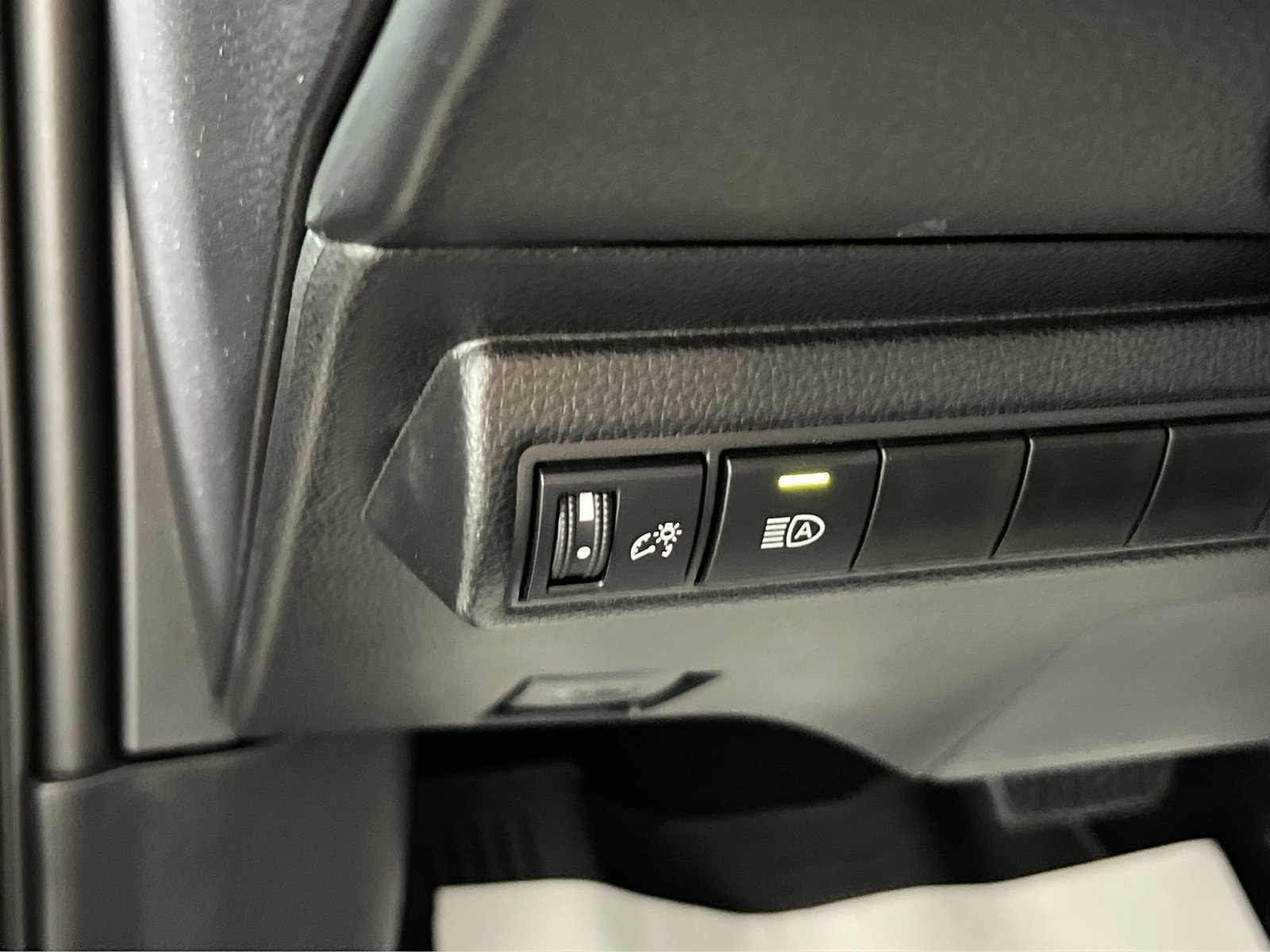 Used 2026 Toyota Corolla LE FWD image 31
