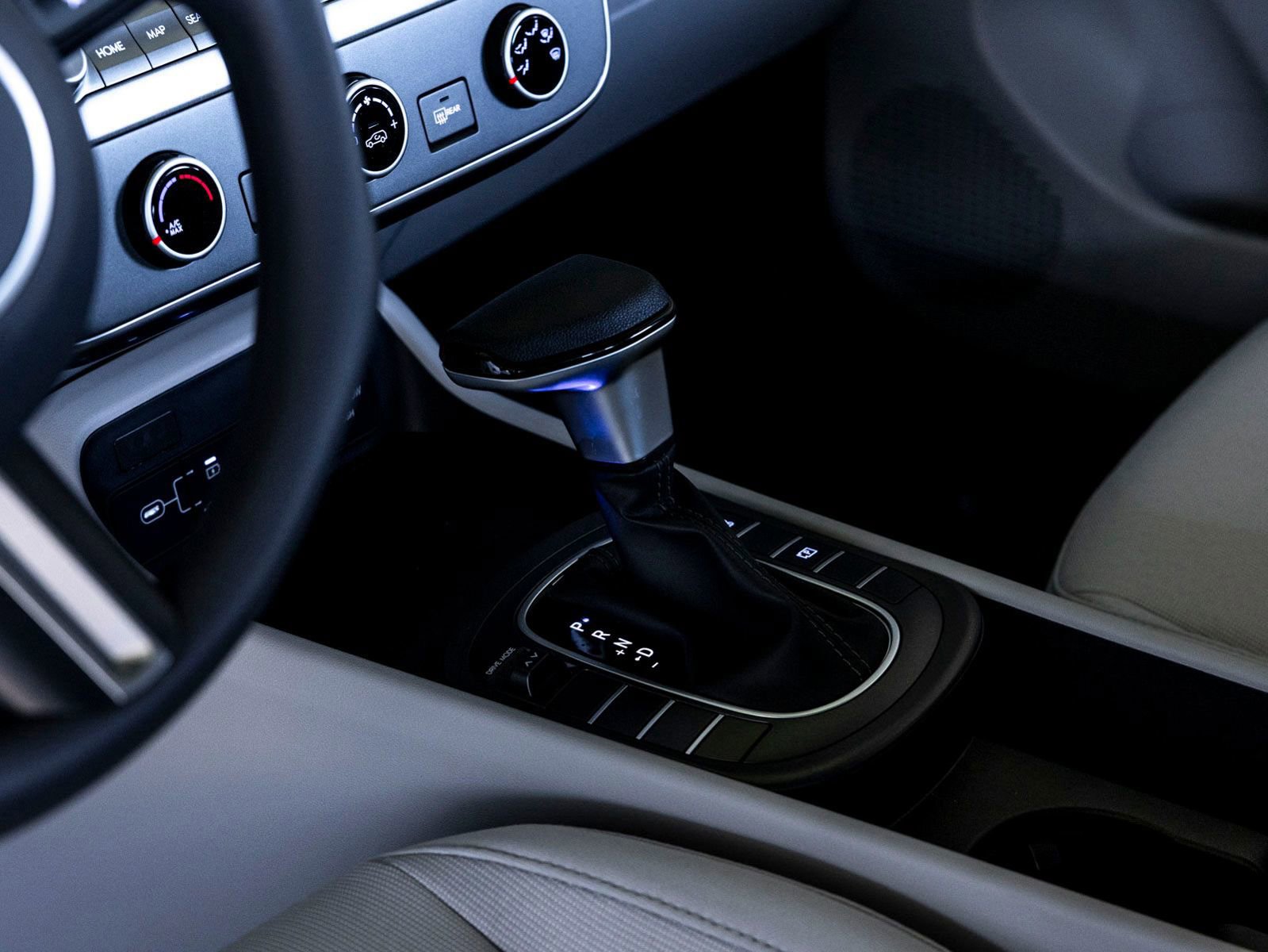 New 2025 Hyundai Kona SE image 18