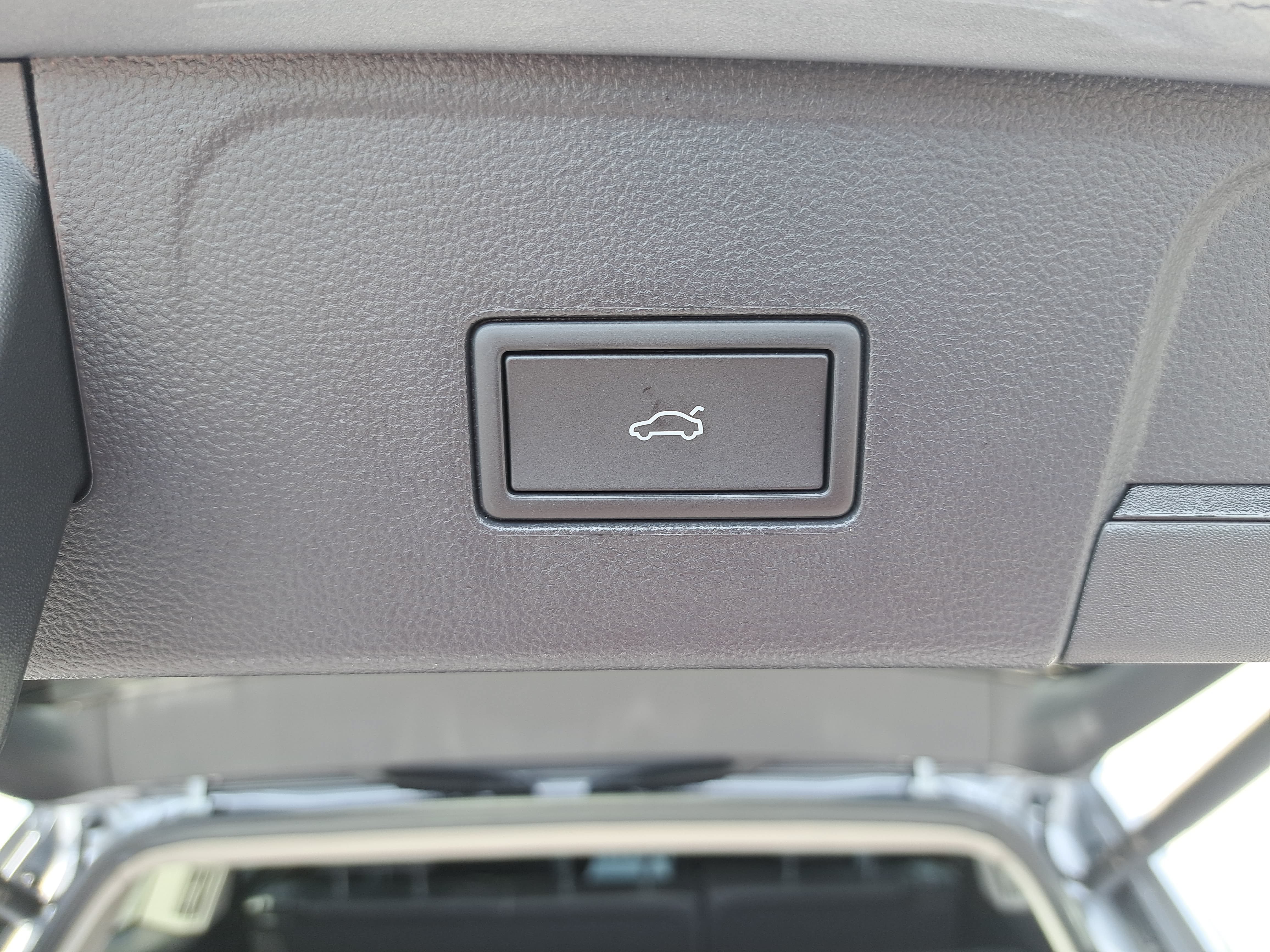New 2026 Volkswagen Atlas SE FWD image 13