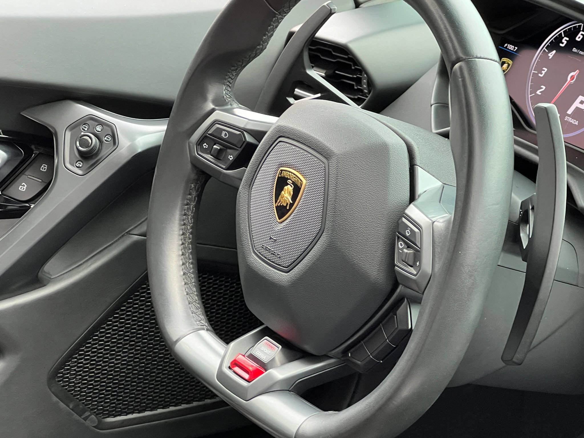 Used 2017 Lamborghini Huracan LP 580-2 RWD image 20