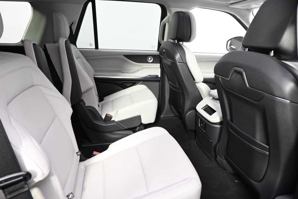 New 2026 Lincoln Navigator Reserve w/ Jet Appearance Package AWD/4WD image 18