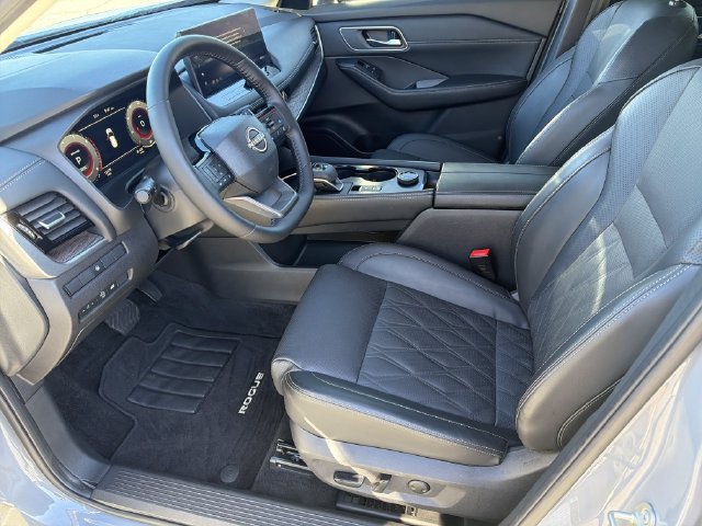 Certified 2025 Nissan Rogue Platinum AWD/4WD image 11