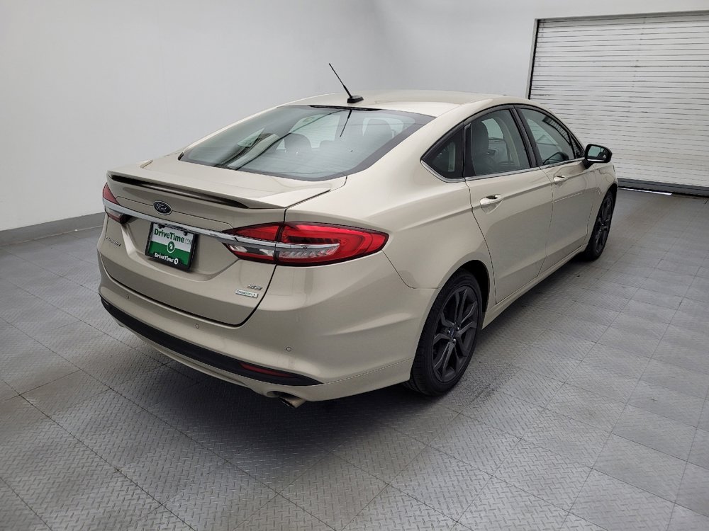Used 2018 Ford Fusion SE w/ Equipment Group 201A FWD image 9
