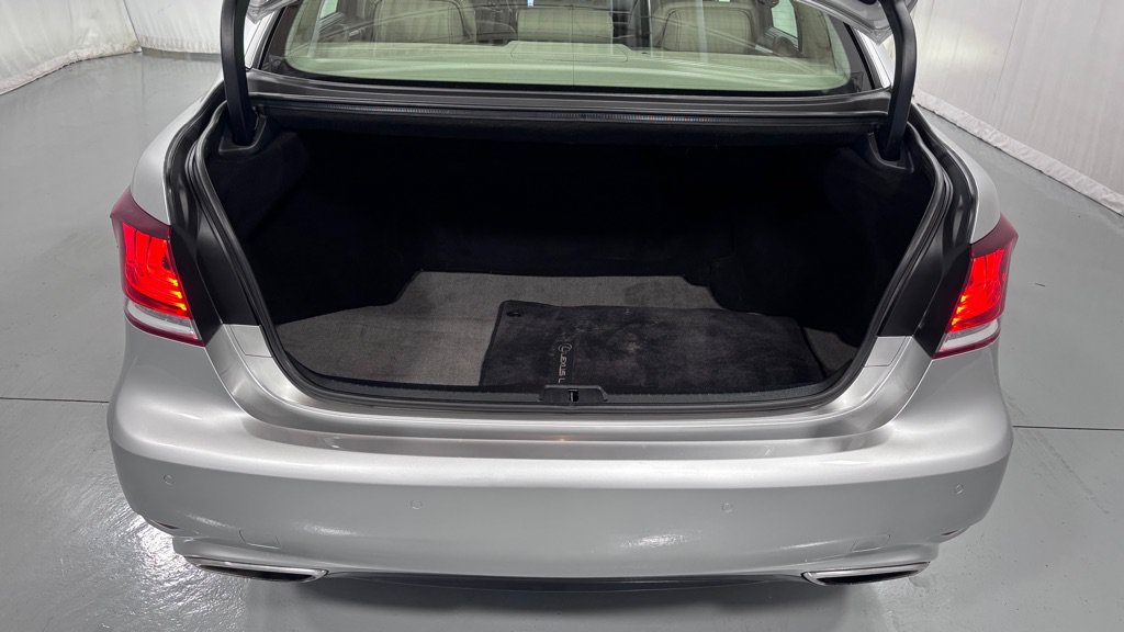 Used 2013 Lexus LS 460 AWD w/ Ultra Luxury Pkg image 29