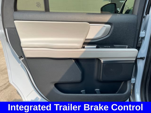 Used 2025 Ford Expedition Max Active AWD/4WD image 31