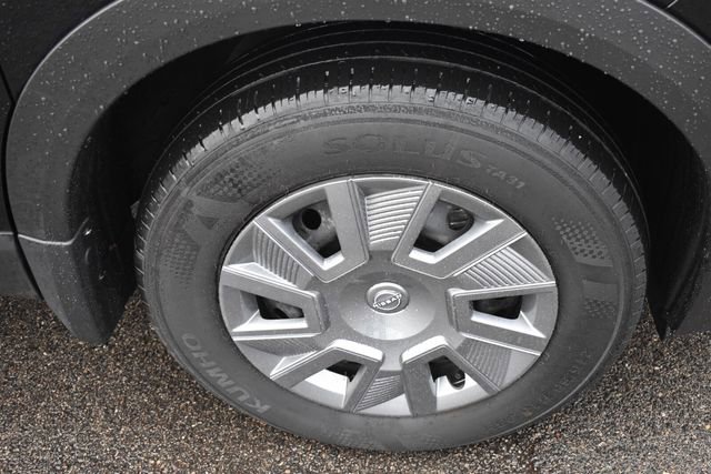 Used 2025 Nissan Kicks S image 11