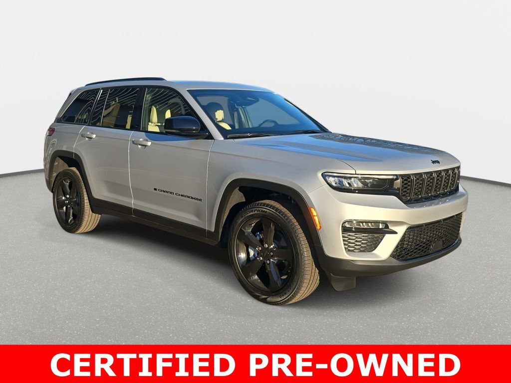 Used 2025 Jeep Grand Cherokee Limited w/ Black Appearance Package image 3