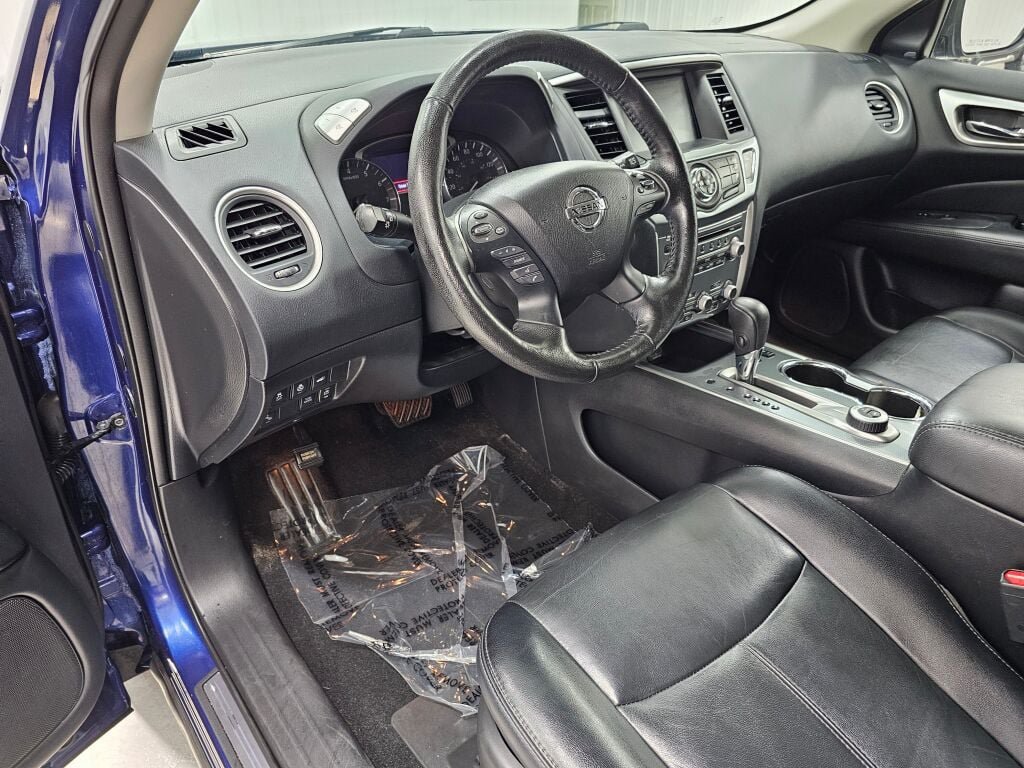 Used 2020 Nissan Pathfinder SL AWD/4WD image 33