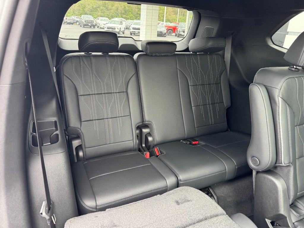 New 2027 Buick Enclave Avenir w/ LPO, Floor Liner Package AWD/4WD image 8