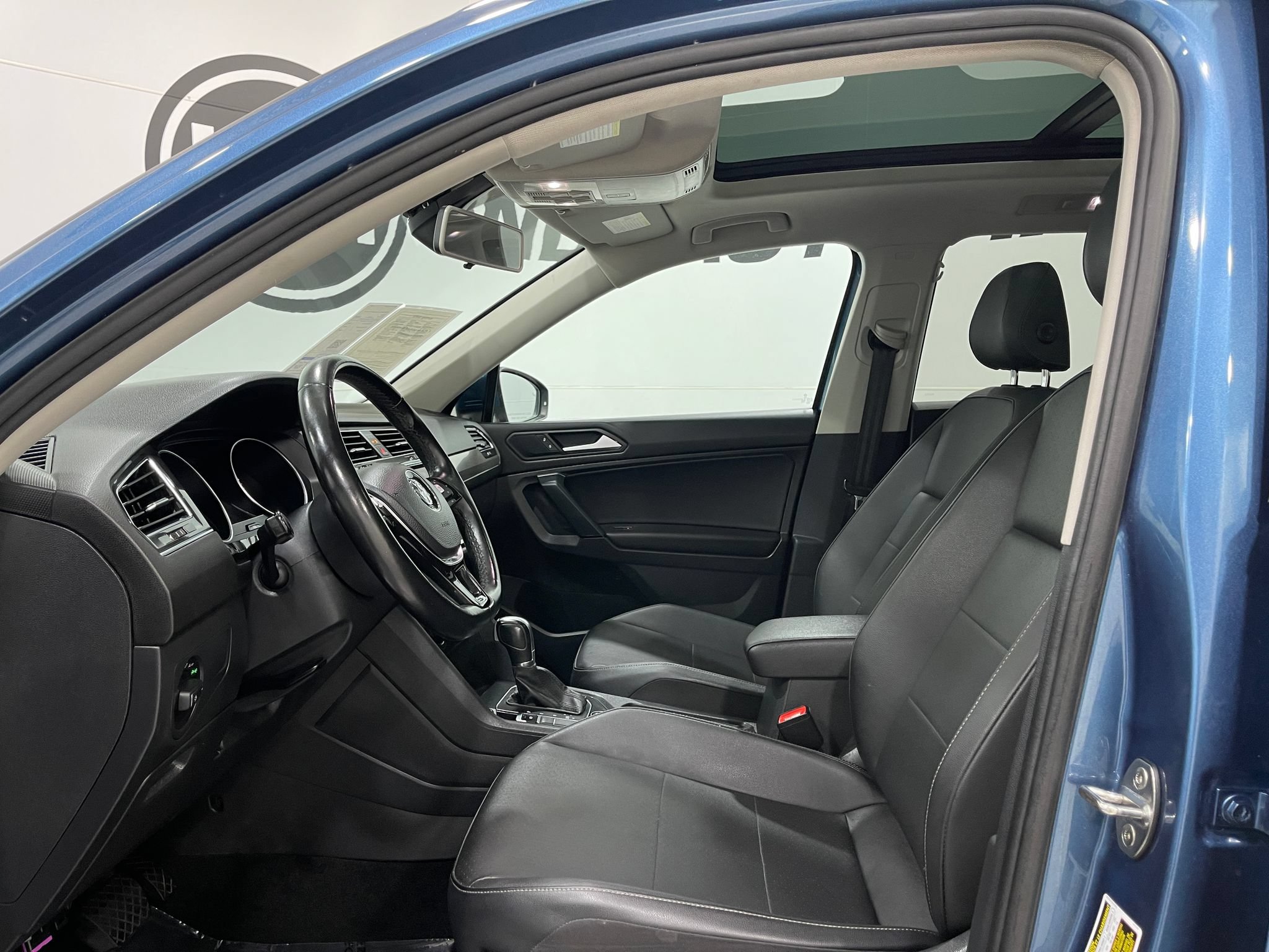 Used 2019 Volkswagen Tiguan SEL AWD/4WD image 12