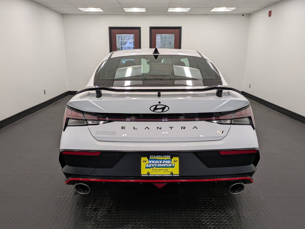 Used 2025 Hyundai Elantra N Base image 5