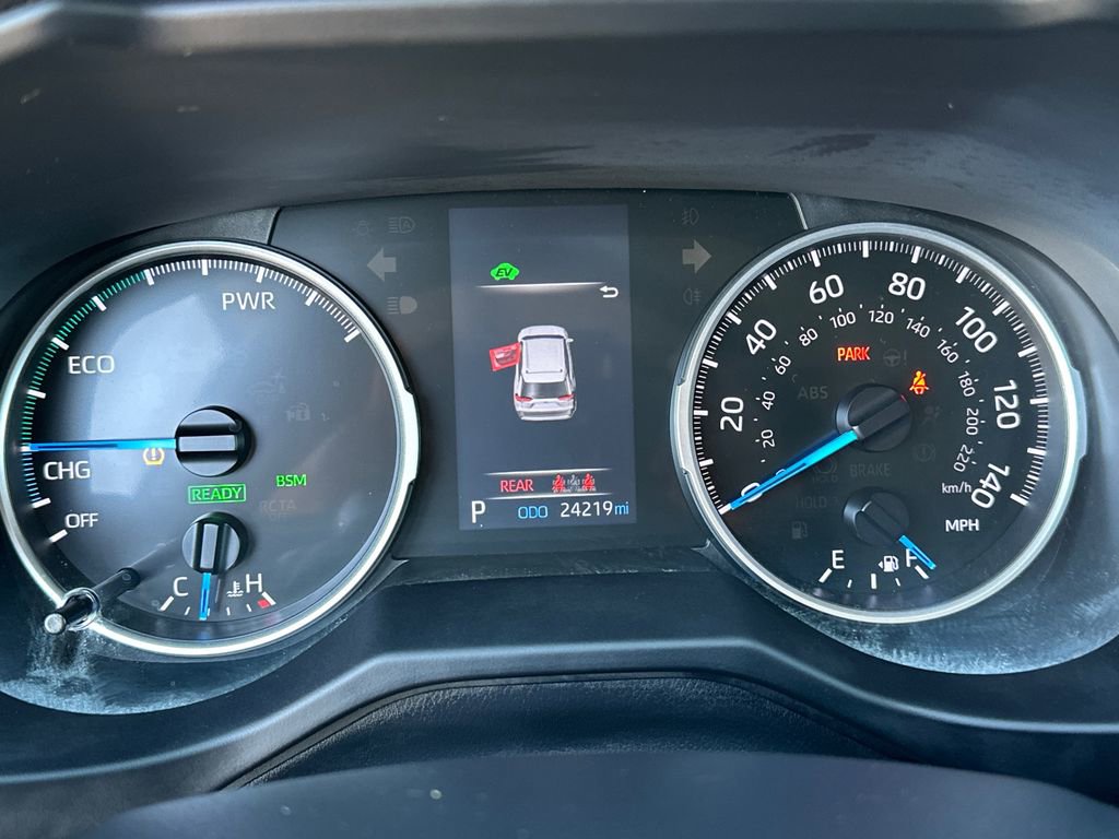 Used 2021 Toyota RAV4 XLE w/ Convenience Package image 24