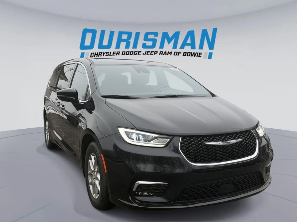New 2026 Chrysler Pacifica Select image 1