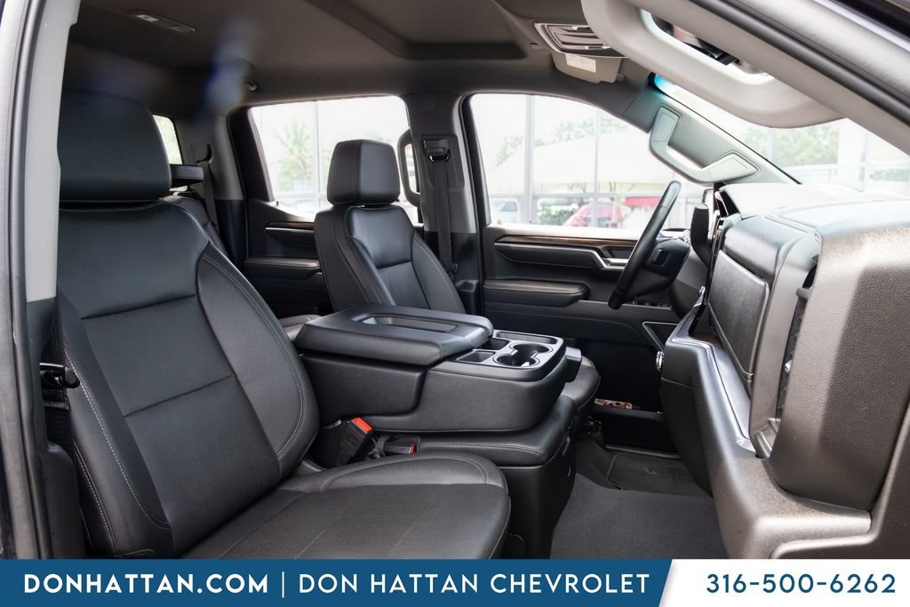 Used 2025 GMC Sierra 1500 SLT AWD/4WD image 18