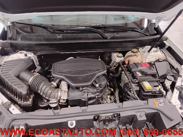 Used 2021 GMC Acadia AT4 w/ Technology Package image 9
