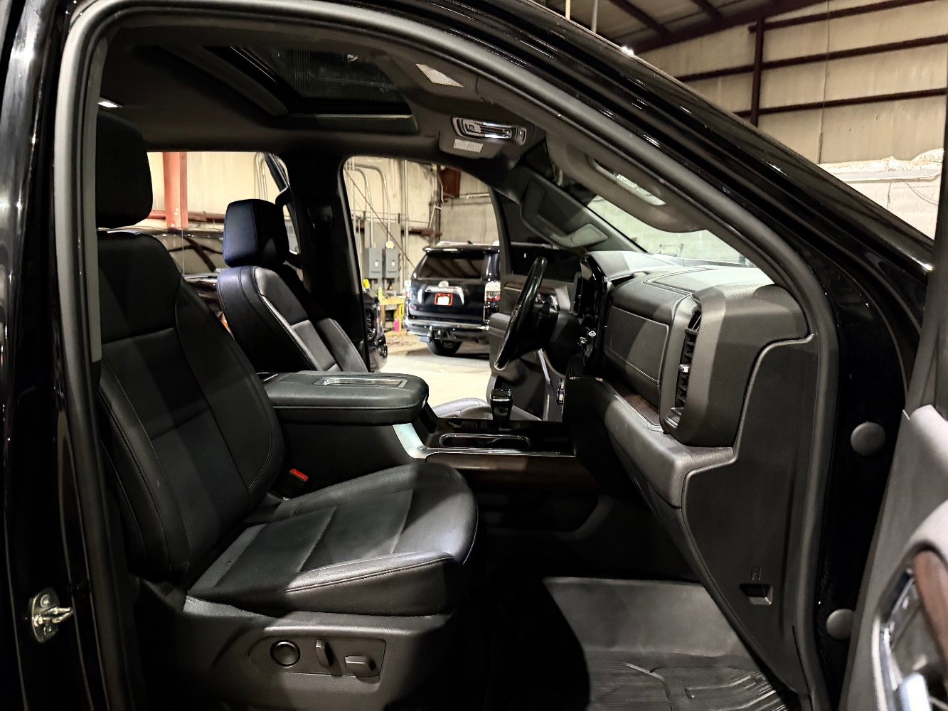 Used 2022 GMC Sierra 1500 SLT w/ SLT Convenience Package AWD/4WD image 27