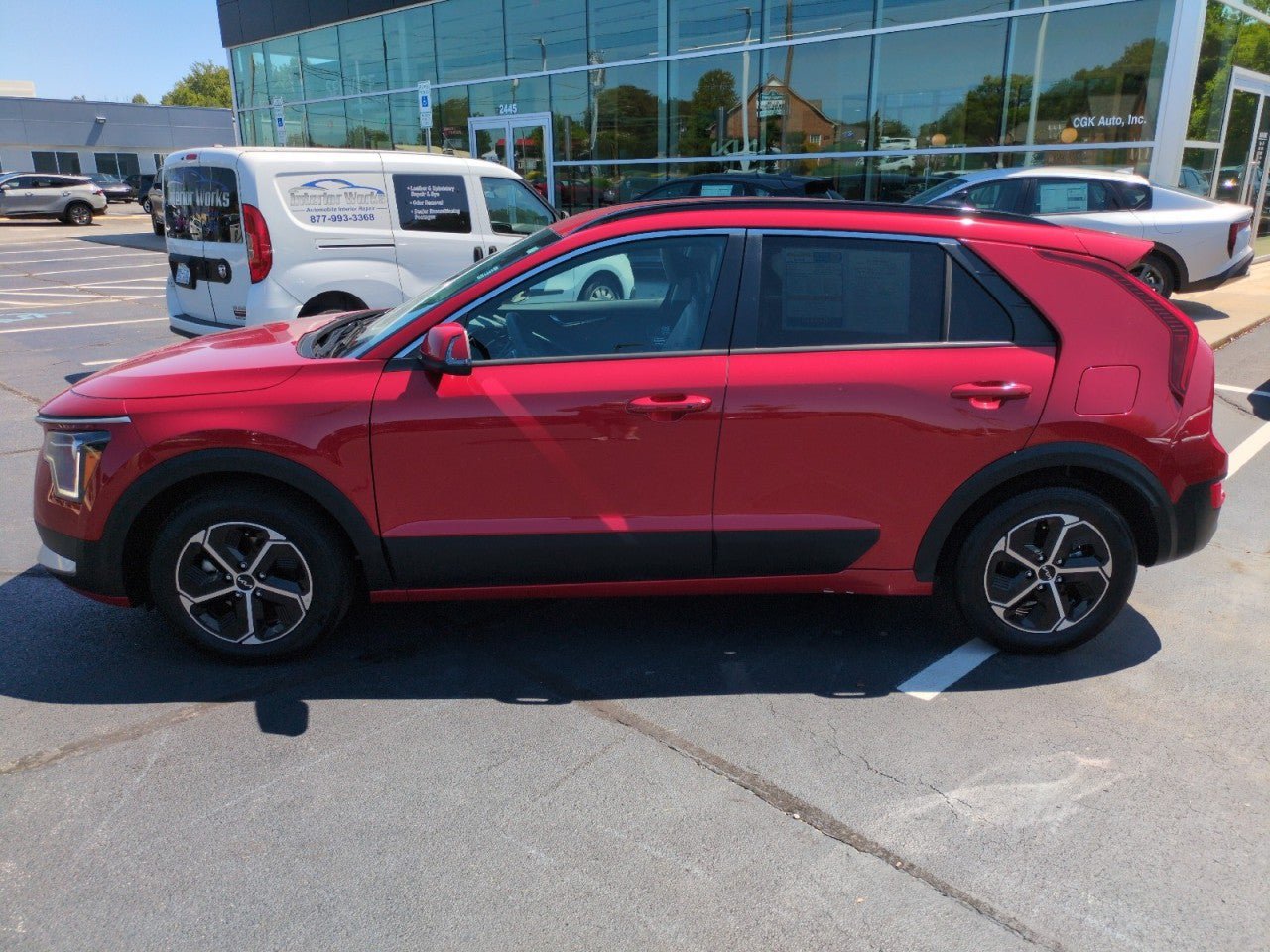 Used 2023 Kia Niro EX FWD image 4