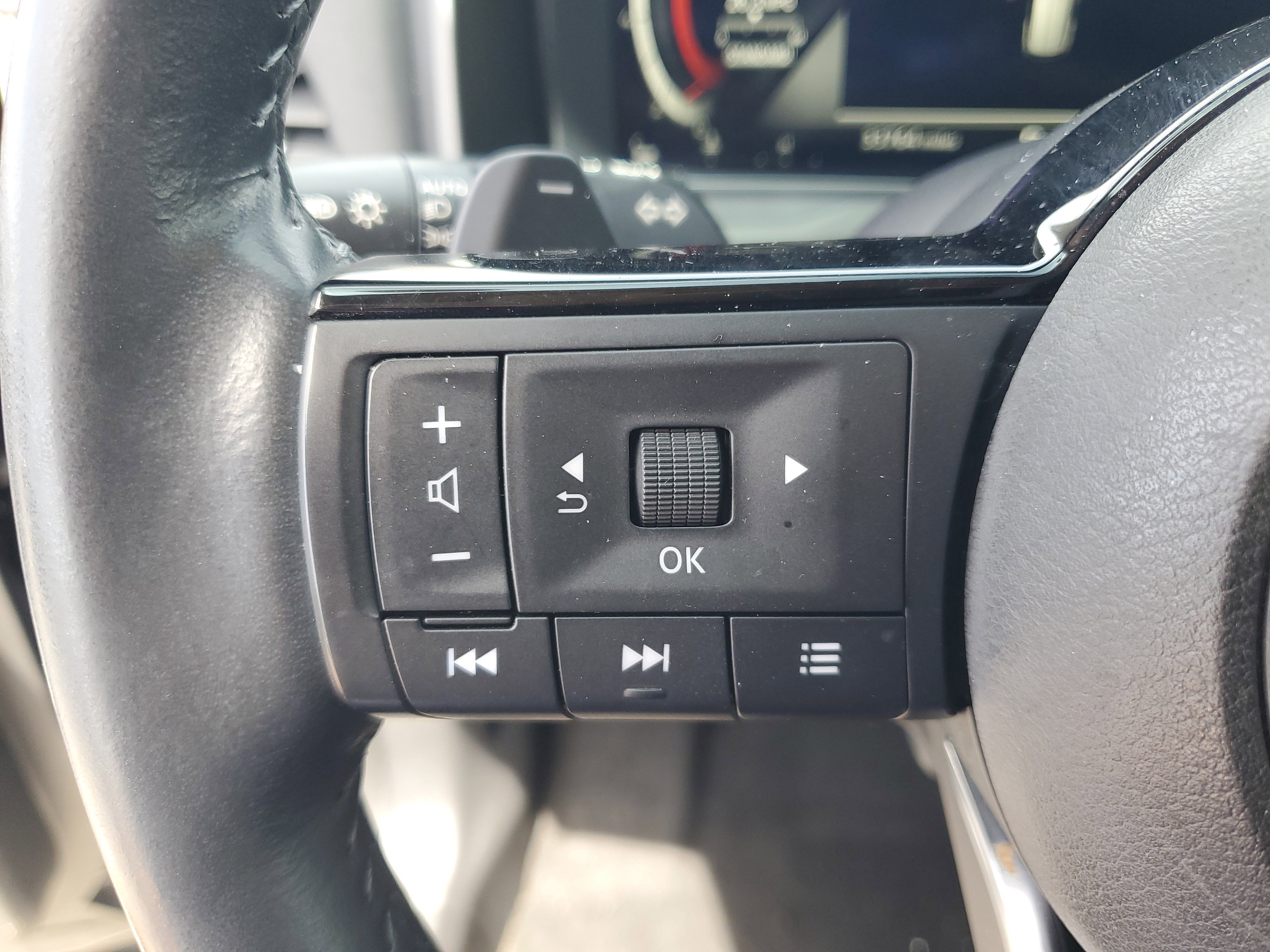 Certified 2021 Nissan Rogue Platinum FWD image 16