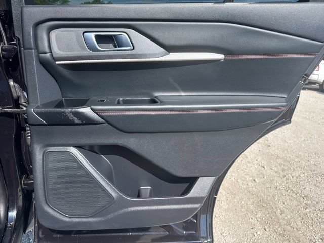 Used 2025 Ford Explorer ST-Line w/ ST-Line Street Pack AWD/4WD image 22