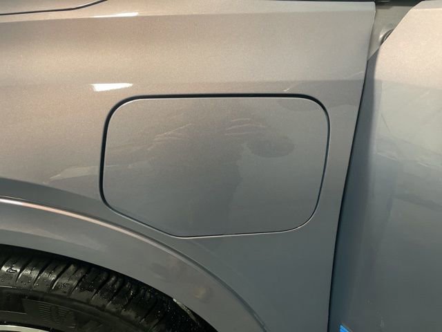 Used 2025 Chevrolet Equinox EV LT w/ Convenience Package image 12