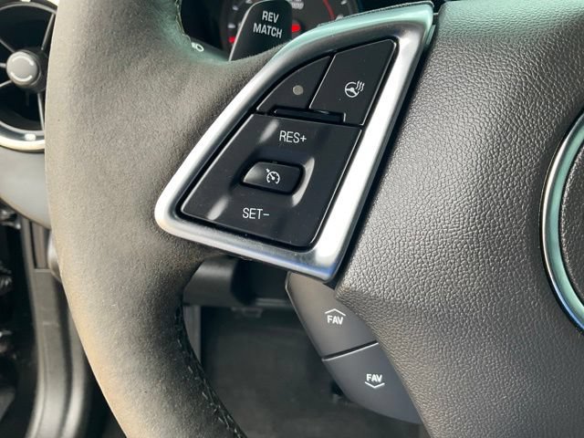 Used 2018 Chevrolet Camaro SS RWD image 11