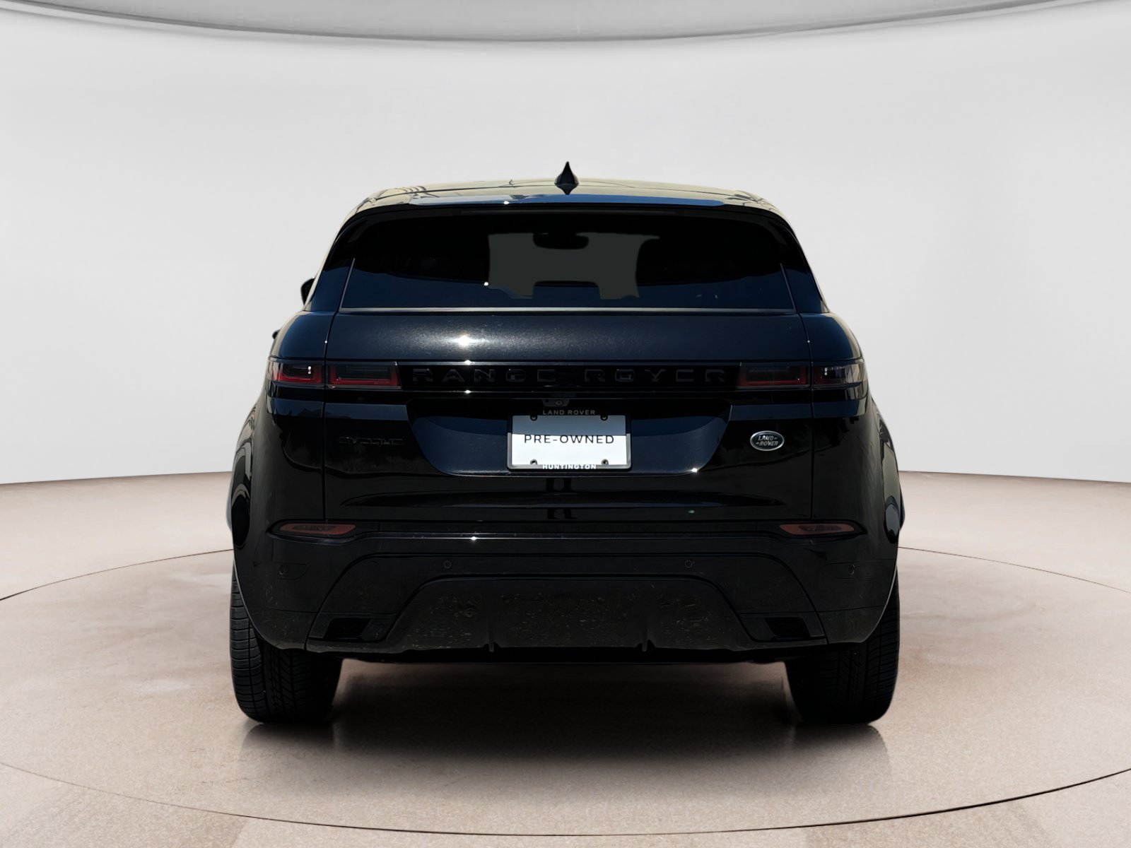 Used 2023 Land Rover Range Rover Evoque R-Dynamic SE AWD/4WD image 4