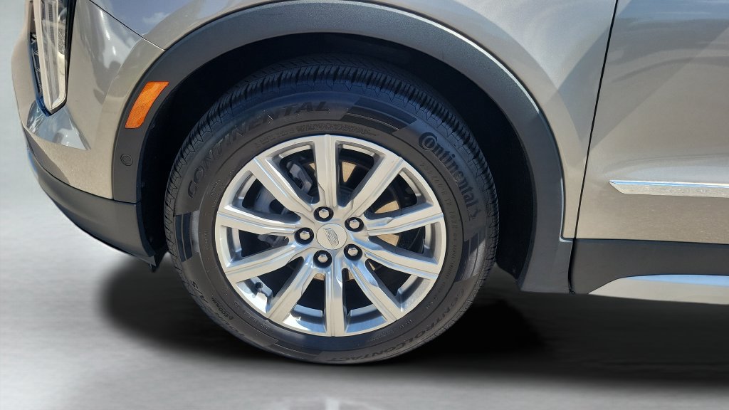 Used 2023 Cadillac XT4 Premium Luxury w/ Enhanced Visibility Package FWD image 25