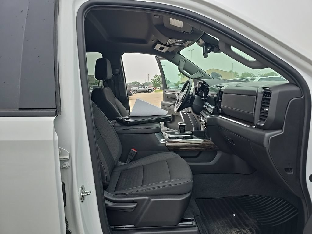 Used 2025 GMC Sierra 1500 Elevation w/ Preferred Package AWD/4WD image 17